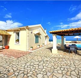 3 bedroom seaside villa with pool, Acharavi, sleeps 6